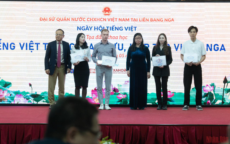 Thúc đẩy công tác dạy học tiếng Việt tại Nga -0