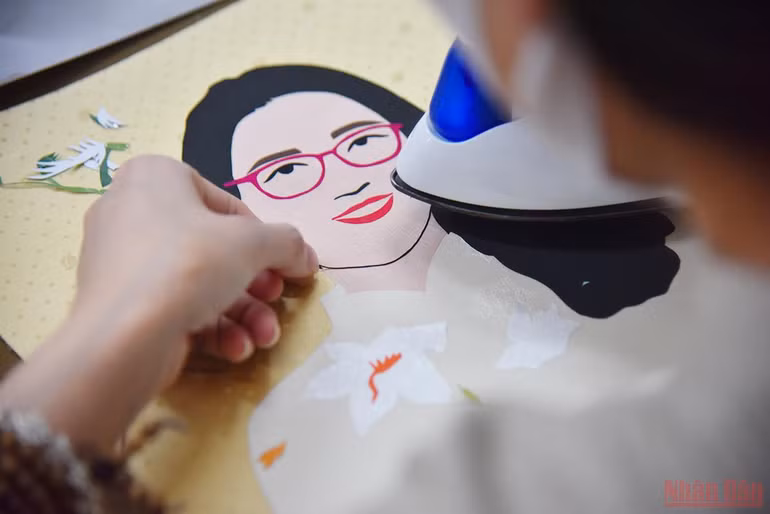 Bức tranh vải vụn hoàn hảo của những người thợ khiếm khuyết -0