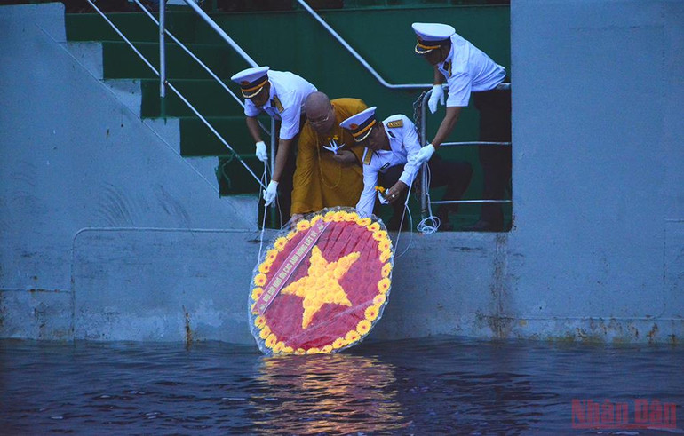 Đoàn công tác số 10 hoàn thành chuyến thăm, làm việc tại quần đảo Trường Sa -0