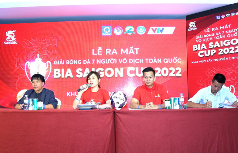 Ban tổ chức trả lời câu hỏi của các phóng viên tại buổi ra mắt Giải bóng đá 7 người vô địch toàn quốc-Bia Saigon Cup 2022 mùa thứ 3. Ra mắt Giải bóng đá 7 người vô địch toàn quốc-Bia Saigon Cup 2022 -0