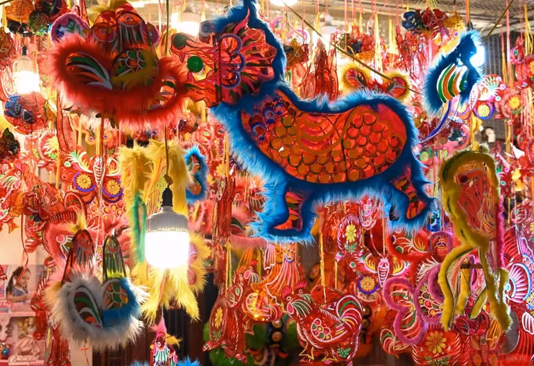 Phố cổ Hà Nội rực rỡ sắc mầu Tết Trung Thu -7