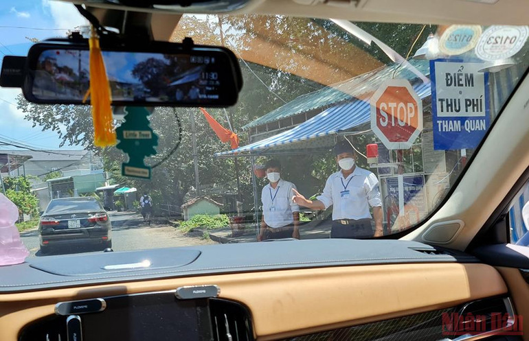 Việc thu phí tham quan Khu du lịch Núi Sam được cho là không hợp lý. Bất cập trong quản lý du lịch ở An Giang -0