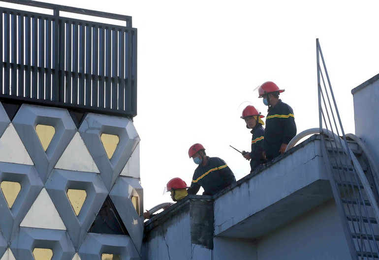 Cháy lớn tại một quán bar ở Cà Mau -0
