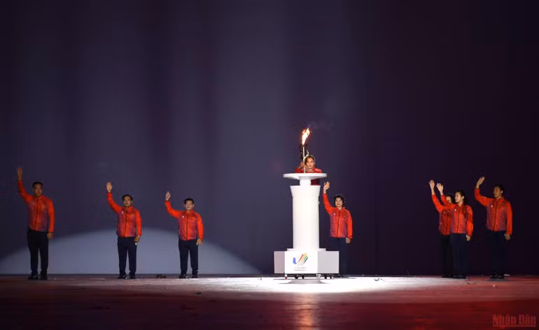 Những hình ảnh ấn tượng trong Lễ khai mạc SEA Games 31 -0