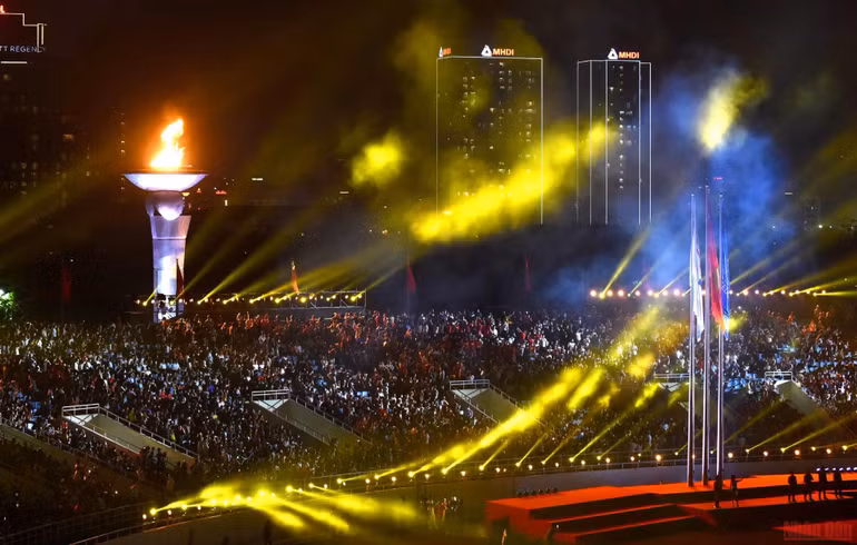 Những hình ảnh ấn tượng trong Lễ khai mạc SEA Games 31 -0