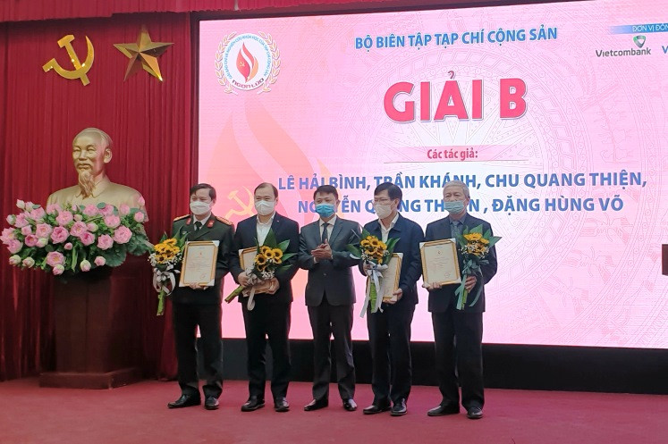 Tạp chí Cộng sản trao Giải báo chí “Ngọn lửa” -0