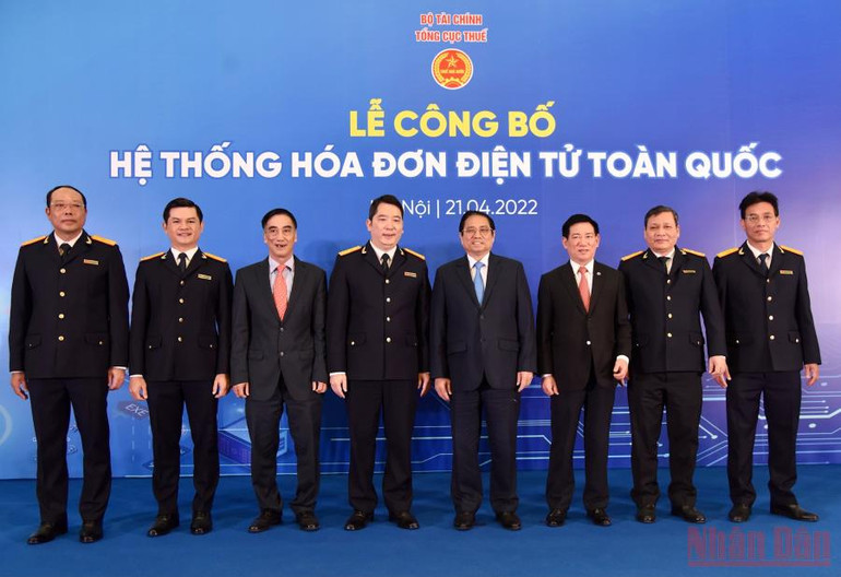 Thủ tướng dự Lễ công bố Hệ thống hóa đơn điện tử toàn quốc -0