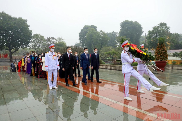 Chủ tịch nước Nguyễn Xuân Phúc dự chương trình Xuân Quê hương 2022 -1