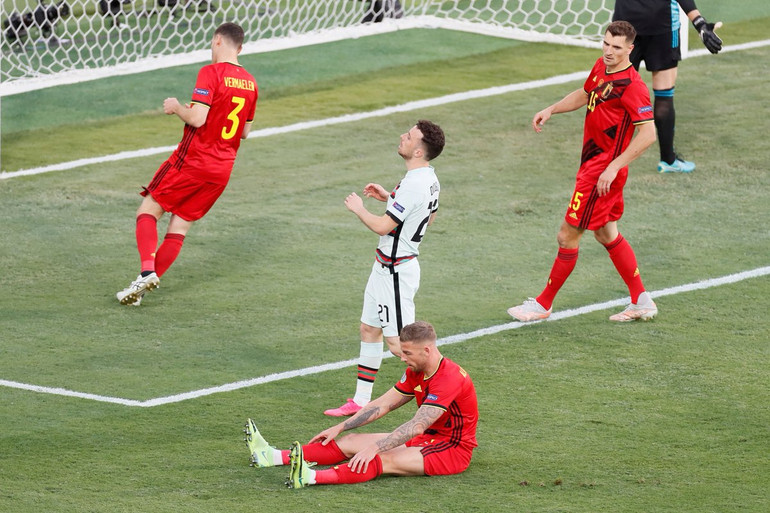 Cận cảnh Bỉ vào tứ kết Euro 2020, Bồ Đào Nha sớm thành cựu vương -0