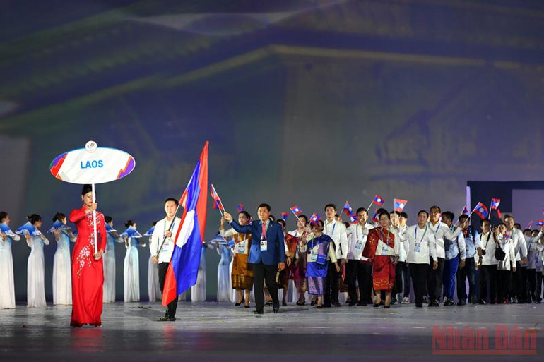 Đoàn thể thao Lào tham dự SEA Games 31 với 280 vận động viên. (Ảnh: THÀNH ĐẠT) Lễ khai mạc SEA Games 31: Vì một Đông Nam Á mạnh mẽ hơn! -0