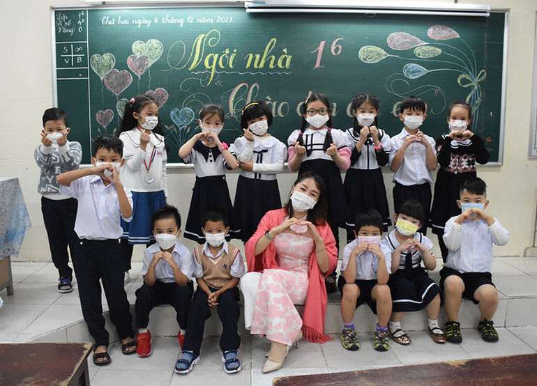 Học sinh lớp 1 tại Đà Nẵng buổi đầu tiên học trực tiếp -0