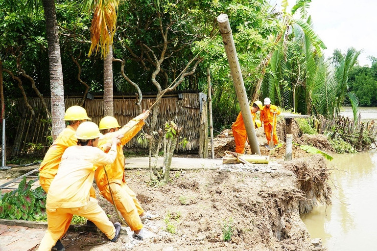 Sóc Trăng xuất hiện nhiều điểm sạt lở bờ sông -0