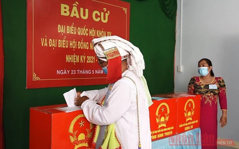 Hơn 1 triệu cử tri tỉnh Bình Thuận đã nô nức đi thực hiện quyền nghĩa vụ công dân -0