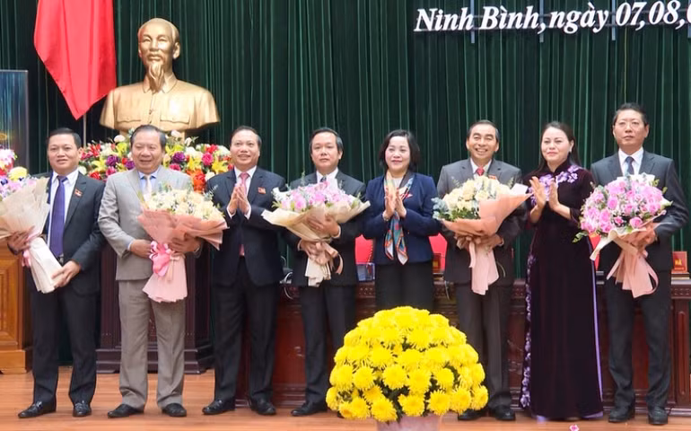 Ông Phạm Quang Ngọc được bầu giữ chức vụ Chủ tịch UBND tỉnh Ninh Bình -0