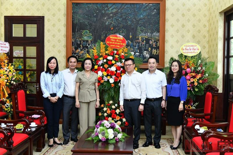 Các đơn vị thăm, chúc mừng Báo Nhân Dân nhân Ngày Báo chí cách mạng Việt Nam -0