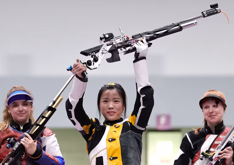 Xạ thủ Trung Quốc giành huy chương vàng đầu tiên của Olympic Tokyo 2020 -0