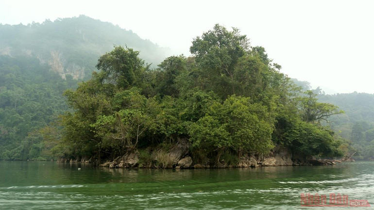 Hồ Ba Bể - viên ngọc bích miền thượng du -0