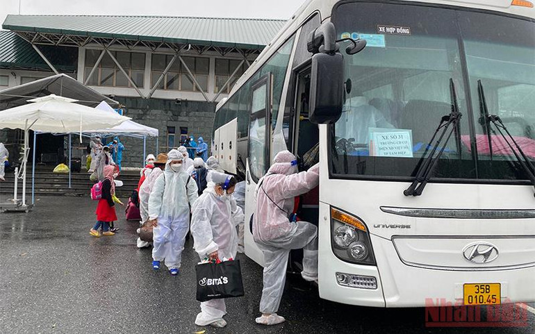 Chuyến tàu ‘‘0 đồng’’ tiếp tục đón 568 công dân từ vùng dịch phía nam về Ninh Bình đợt 2 -0