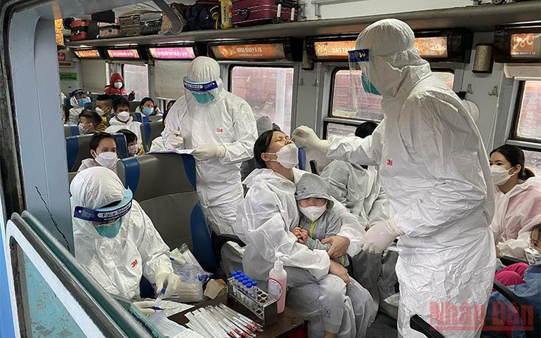 Chuyến tàu ‘‘0 đồng’’ tiếp tục đón 568 công dân từ vùng dịch phía nam về Ninh Bình đợt 2 -0