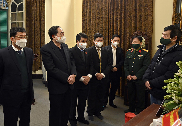 Thắp hương tưởng niệm các đồng chí nguyên lãnh đạo Đảng, Nhà nước qua các thời kỳ -0