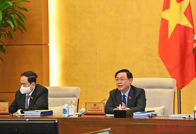 Chủ tịch Quốc hội Vương Đình Huệ phát biểu ý kiến tại phiên họp. (Ảnh: DUY LINH) Góp phần làm tốt hơn nữa công tác bảo vệ, chăm sóc sức khỏe nhân dân -0