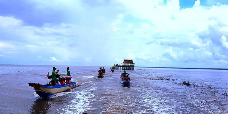 Du lịch xuyên rừng “Vườn quốc gia Mũi Cà Mau". Đánh thức tiềm năng du lịch Cà Mau -0