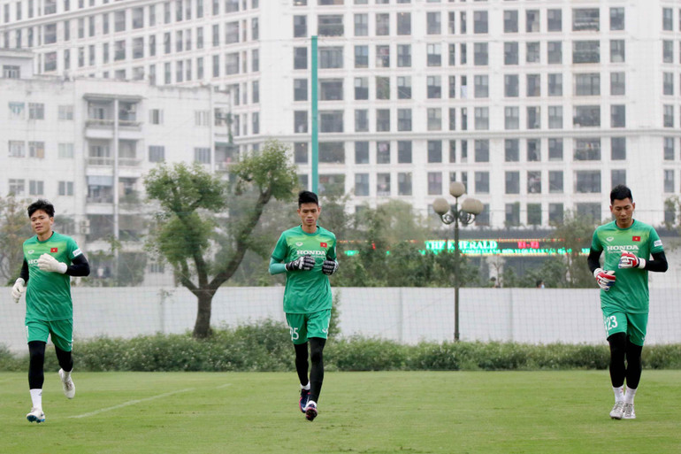 Đội tuyển Việt Nam rèn chiến thuật, chuẩn bị “test” lực lượng cho trận gặp Oman -0