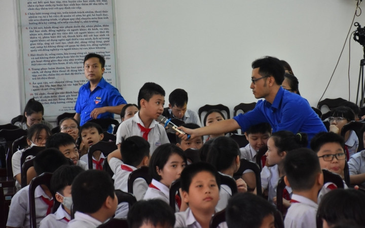 Cùng học trò nói không với “fake news” -0