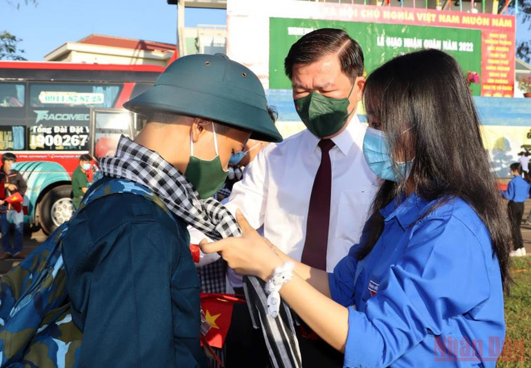 Hơn 3.100 thanh niên Đồng Nai hăng hái lên đường nhập ngũ -0