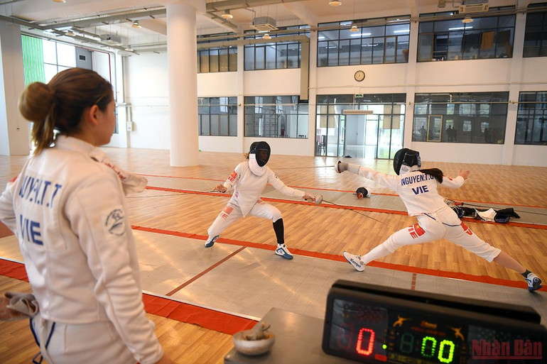 Một ngày của đội tuyển đấu kiếm Việt Nam -0