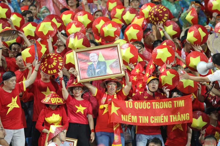[Chung kết bóng đá nam SEA Games 31] U23 Việt Nam 1-0 U23 Thái Lan (hiệp 2): Nhâm Mạnh Dũng mở tỷ số -1