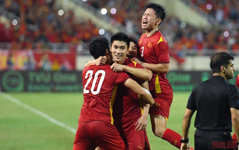 Mạnh Dũng có bàn thắng đầu tiên và duy nhất ở SEA Games 31, nhưng chắc chắn đó sẽ là 1 bàn thắng để đời trong sự nghiệp của cầu thủ sinh năm 2000. (Ảnh: THÀNH ĐẠT) Khoảnh khắc làm nên chiến thắng trong trận chung kết bóng đá nam SEA Games 31 -0