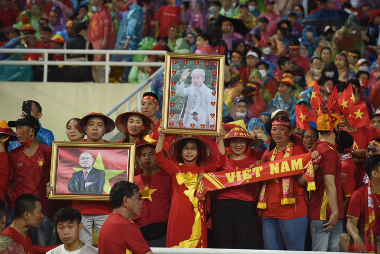 [Chung kết bóng đá nam SEA Games 31] U23 Việt Nam 0-0 U23 Thái Lan (Hiệp 1): Văn Tùng sút chệch cột -1