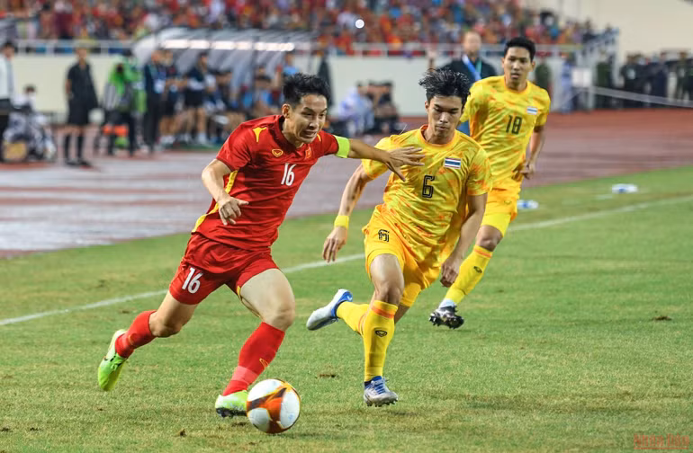 [Chung kết bóng đá nam SEA Games 31] U23 Việt Nam 0-0 U23 Thái Lan (Hiệp 1): Văn Tùng sút chệch cột -1