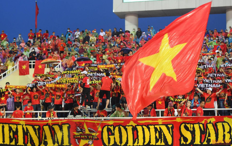 [Chung kết bóng đá nam SEA Games 31] U23 Việt Nam 0-0 U23 Thái Lan (Hiệp 1): Văn Tùng sút chệch cột -0