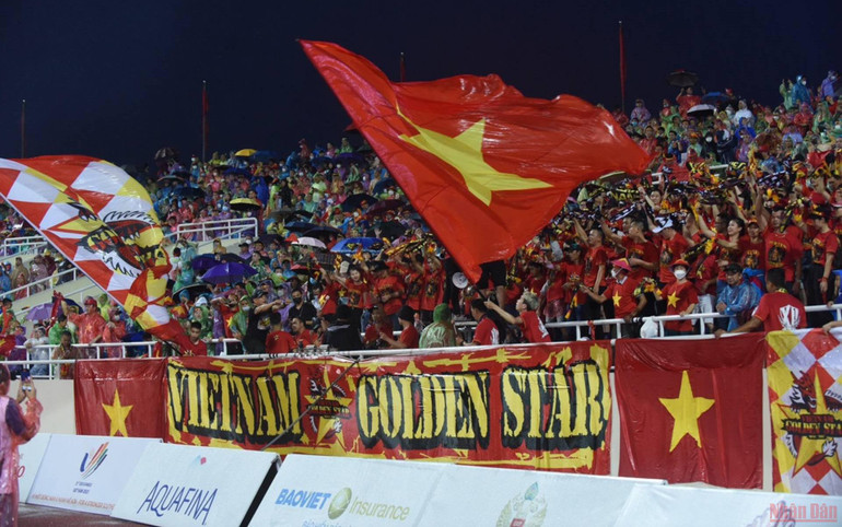 [Chung kết bóng đá nam SEA Games 31] U23 Việt Nam 0-0 U23 Thái Lan (Hiệp 1): Văn Tùng sút chệch cột -0