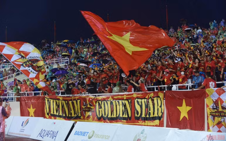 [Chung kết bóng đá nam SEA Games 31] U23 Việt Nam 0-0 U23 Thái Lan (Hiệp 1): Văn Tùng sút chệch cột -0