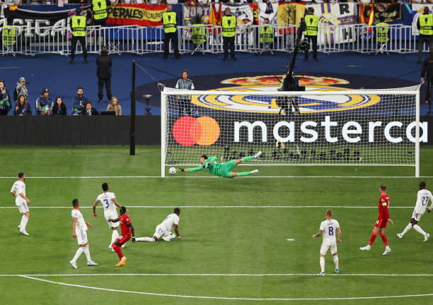 Thủ thành Courtois và cột dọc đã cứu một bàn thua cho Real. (Ảnh: Getty) Real Madrid vô địch Champions League lần thứ 14 -0