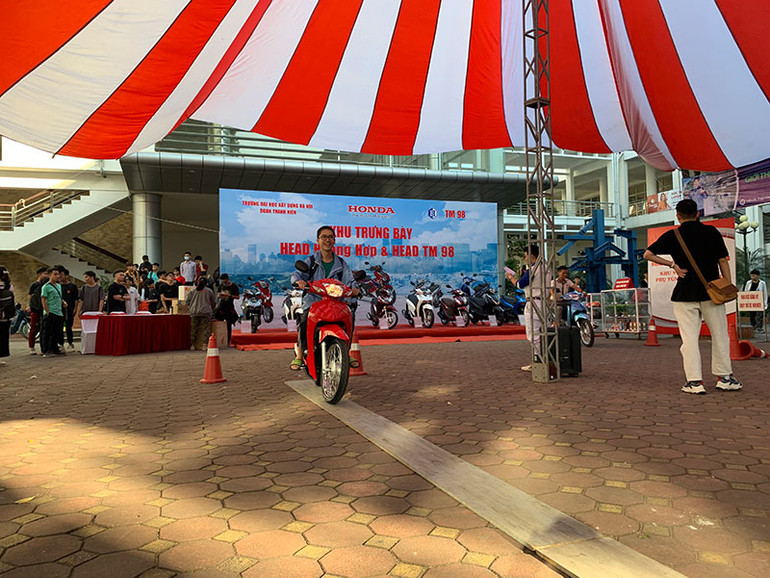 Hơn 2.000 sinh viên được trang bị kỹ năng an toàn giao thông -0