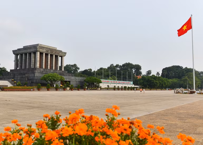 Thiêng liêng nghi lễ thượng cờ tại Quảng trường Ba Đình -0