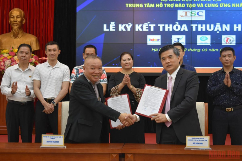 Tăng cường hợp tác hướng nghiệp, đào tạo nguồn nhân lực chất lượng cao -0