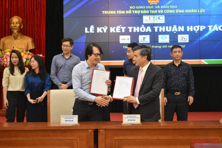 Tăng cường hợp tác hướng nghiệp, đào tạo nguồn nhân lực chất lượng cao -0