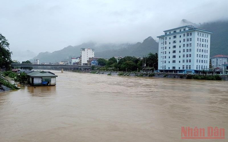 Hà Giang có 42 nhà bị đất đá sạt lở do mưa lớn kéo dài -0