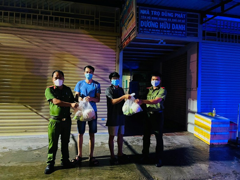 Bình Dương hỗ trợ lương thực, thực phẩm cho người dân vùng “khóa chặt, đông cứng” -0