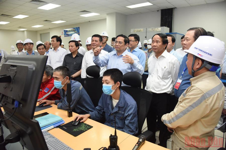 Thủ tướng Phạm Minh Chính thăm quy trình vận hành của Nhà máy Nhiệt điện Thái Bình 2. Thủ tướng Phạm Minh Chính thăm và làm việc tại Thái Bình -0