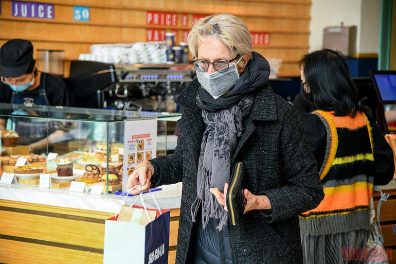 Thị trường quà tặng Valentine 2022: Đa dạng sản phẩm, mua sắm online lên ngôi -0