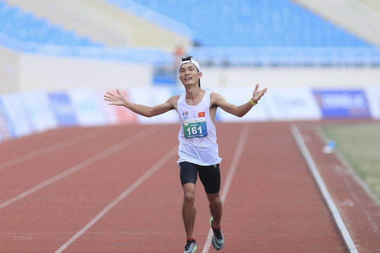 Chiến công của Thanh tạo nên cú hích với cộng đồng chạy bộ trong nước. Huy chương Vàng lịch sử của marathon Việt Nam -0