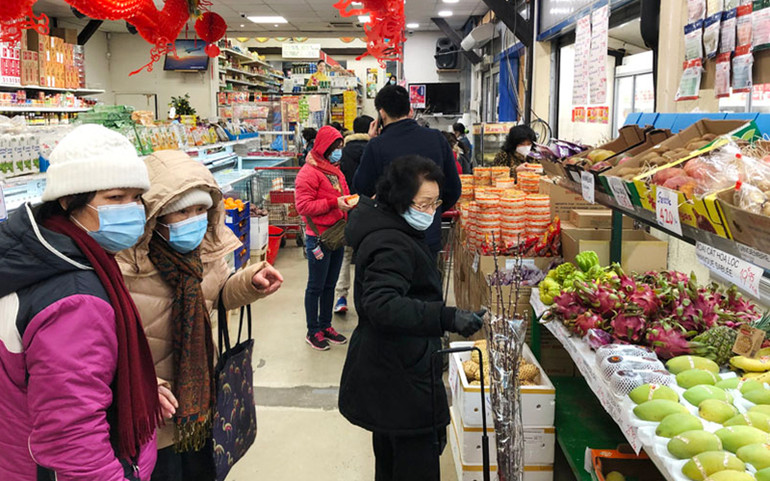 Đi chợ Tết Tân Sửu ở Paris -0