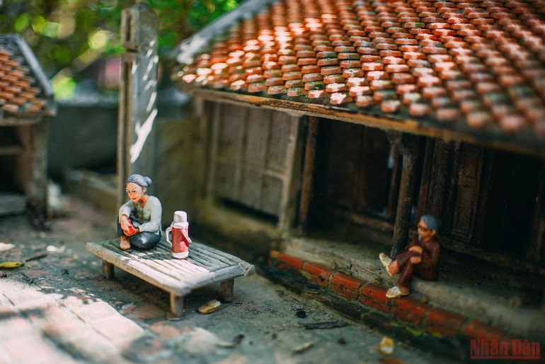 Lưu giữ nét văn hóa dân gian qua bàn tay chàng trai 9x -0