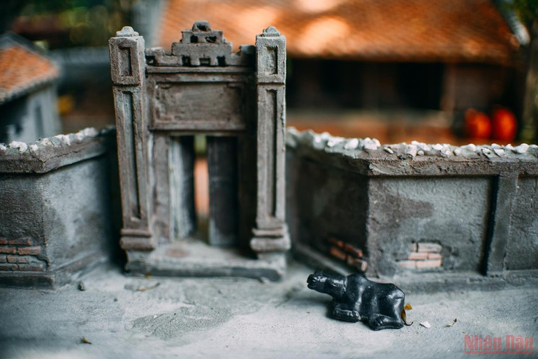 Lưu giữ nét văn hóa dân gian qua bàn tay chàng trai 9x -0